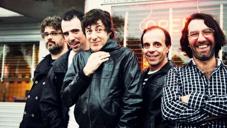 "Las letras del rock también pueden ser poesía": Roberto Musso de El Cuarteto de Nos "Las letras del rock también pueden ser poesía": Roberto Musso de El Cuarteto de Nos