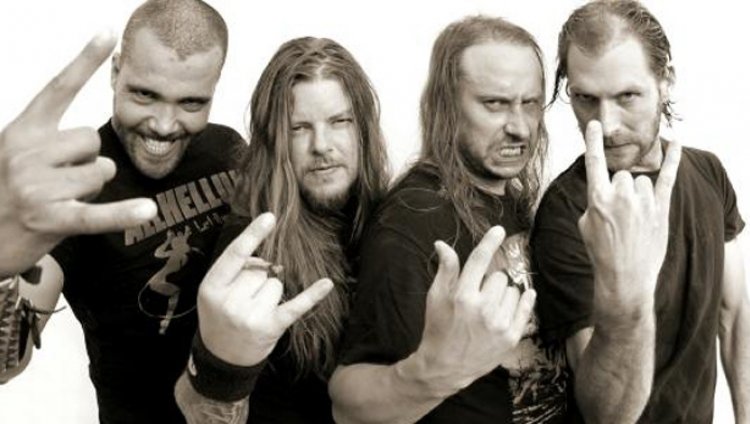 Estreno de Entombed después de seis años (stream) Estreno de Entombed después de seis años (stream)