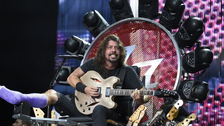 Dave Grohl fue a ver a Axl Rose en su 'Trono del rock' Dave Grohl fue a ver a Axl Rose en su 'Trono del rock'