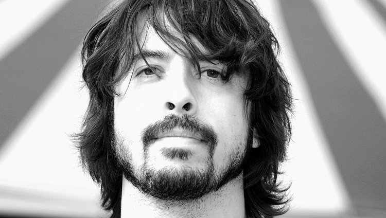 David Bowie rechazó colaboración con Dave Grohl para una película El vídeo fue realizado para la página web de la revista Playboy
