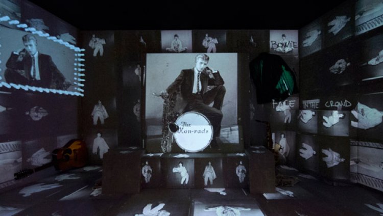 Trescientos objetos para saber quién es David Bowie Trescientos objetos para saber quién es David Bowie