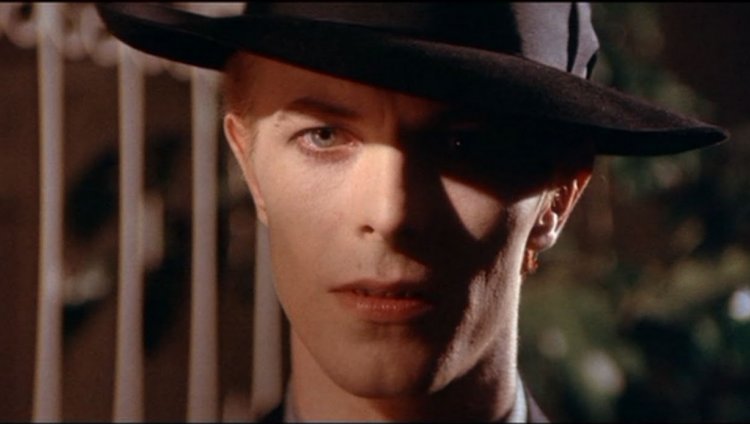 Nirvana y Beck recuerdan a David Bowie Bowie describió su canción como un homenaje abierto a la juventud y el descubrir su verdadera personalidad