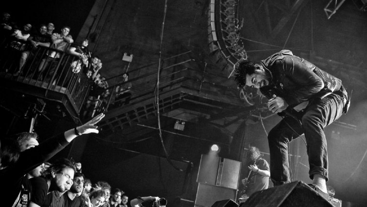 Lo que no me gusta de mi artista favorito: Deftones Chino Moreno en vivo con Deftones.