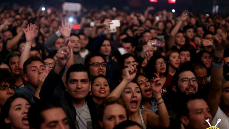 Apoyemos el rock colombiano porque es bueno, no porque es de acá Foto de Juank Diaz tomada de Día de Rock Colombia en Facebook
