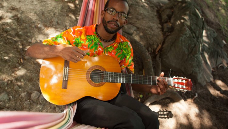 Elkin Robinson lanza parte del soundtrack de la película colombiana ‘El día de la cabra’ Elkin Robinson. Foto del Mercado Insular de Expresiones Culturales.