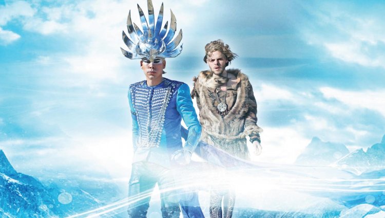 “High and Low”, la nueva canción de Empire of the Sun Foto tomada de www.orbitamagazine.com