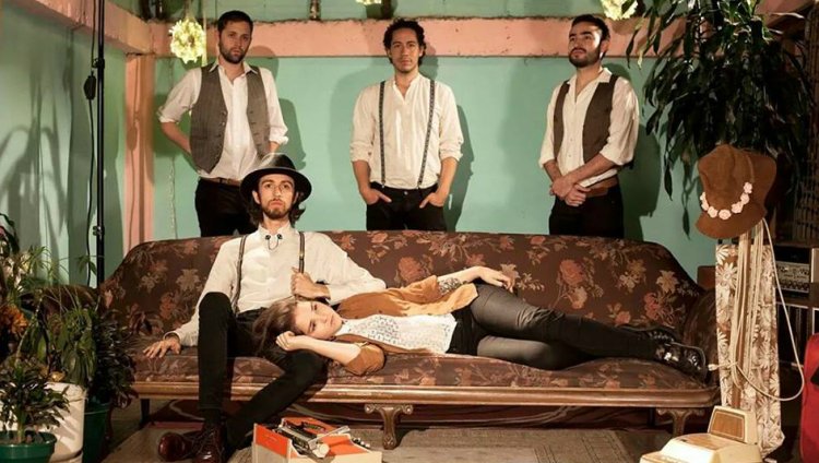 Esteman estrena versión acústica de 'Adelante' Esteman estrena versión acústica de 'Adelante'