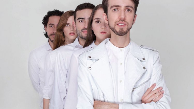 Así se ve "Caótica Belleza" de Esteman junto a Natalia Lafourcade Esteman y su Esteband.