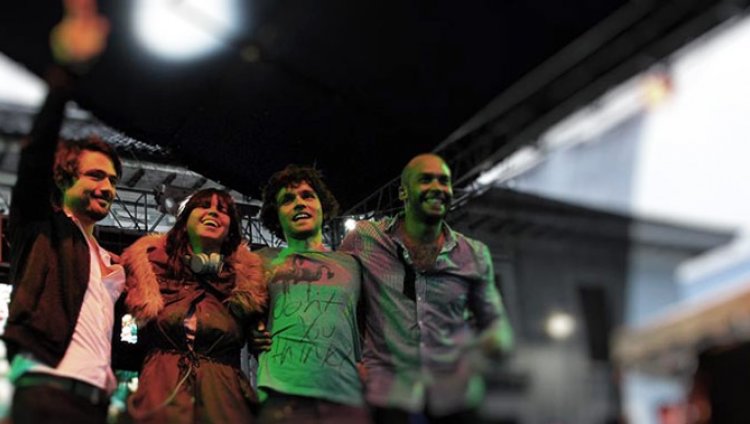 Bomba Estéreo en Acústicos Radiónica Bomba Estéreo en Acústicos Radiónica
