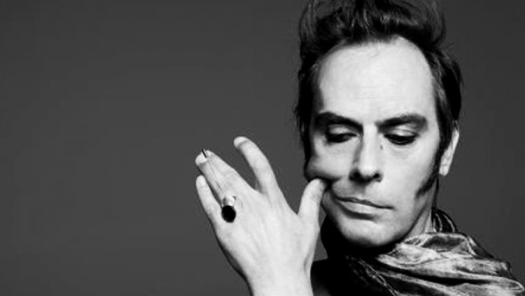 Peter Murphy pensó en voz alta Peter Murphy pensó en voz alta