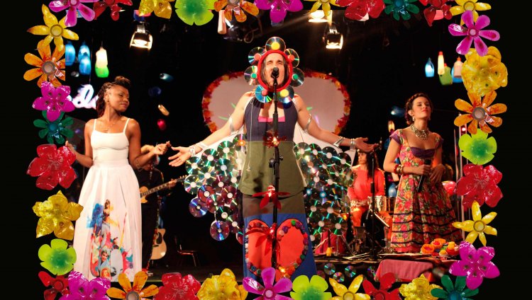 Una 'Florecita Rockera' renovada Este es el segundo sencillo del álbum en vivo de Aterciopelados luego de 'Luz Azul'