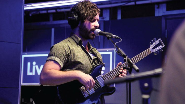 Yannis Philippakis, vocalista de Foals. Así suena Foals versionando a Florence and The Machine
