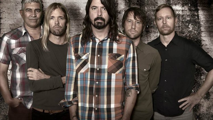 Mil fans intepretaron ‘Saint Cecilia’ para Foo Fighters Mil fans intepretaron ‘Saint Cecilia’ para Foo Fighters