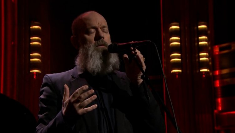 ‘The Man Who Sold The World’ en la voz de Michael Stipe (R.E.M) Nueva York se prepara para rendir homenaje al Duque Blanco