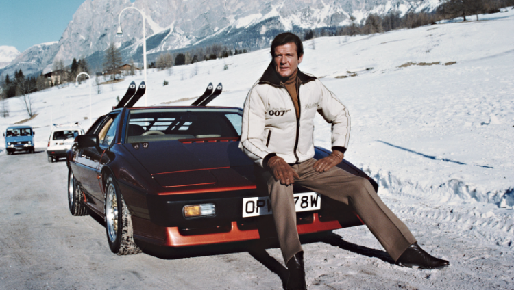 Roger Moore 12 Anos Y 7 Peliculas Como James Bond Radionica