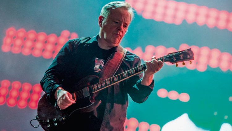 Bernard Summer. Compositor y guitarrista. Escuchen en exclusiva para Colombia el nuevo álbum de New Order