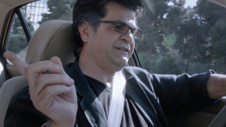 "Taxi" de Jafar Panahi: El cine prohibido Jafar Panahi, director iraní, vetado en su país.