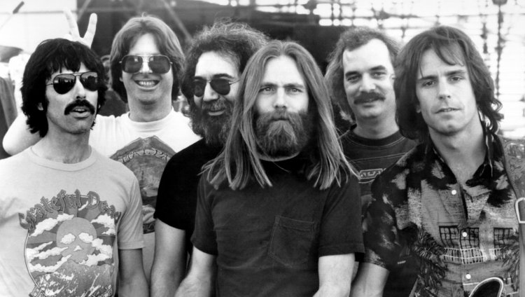 The National rinde tributo a Grateful Dead El último concierto de Grateful Dead fue el 9 de julio de 1995 en el estadio Soldier Field de Chicago.