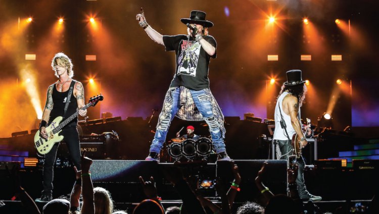 Axl Rose y su piano dañado Guns N' Roses. Foto tomada de chicagomusicguide.com