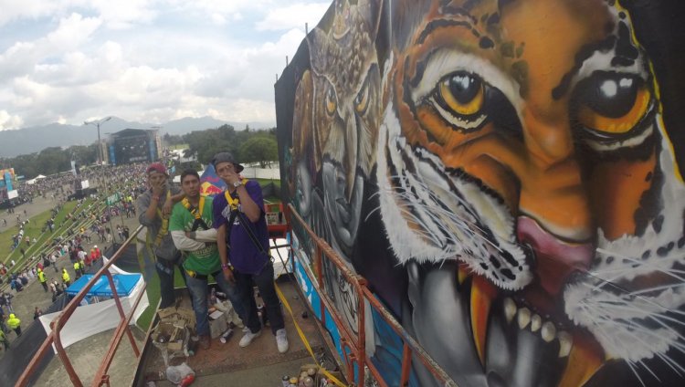 Grafiteando en las alturas, haciendo hip hop Hip Hop Al Parque - Foto: Mariel Bejarano