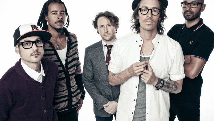 Incubus interpreta su más reciente sencillo en vivo '8' es el primer álbum de Incubus en 6 años.
