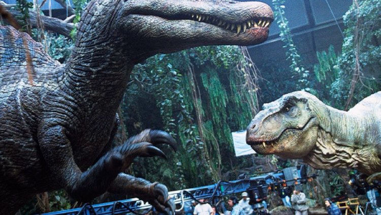 A las 15:00 se alimenta al Mosasaurio, a las 16:00, al Tiranosaurio Rex: Mundo Jurásico A las 15:00 se alimenta al Mosasaurio, a las 16:00, al Tiranosaurio Rex: Mundo Jurásico