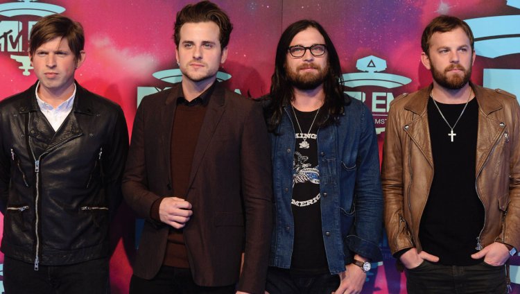 Escuchen "Around the World", lo más reciente de Kings Of Leon "Mechanical Bull" es el más reciente álbum de la banda estrenado en 2013.