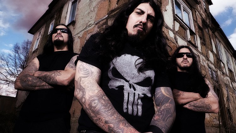 70000 TONS OF METAL: Entrevista a Krisiun Foto: theageofmetal.com