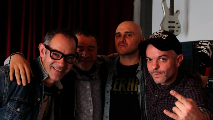 'La Máquina', el documental que habla del rock colombiano en los años 90 'La Máquina' es un documental de Daniel Cortázar Triana, Carlos Fernando Arjona y David Cuadros González.