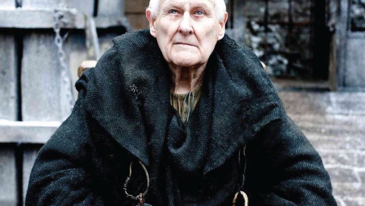 Falleció el actor que interpreta al Maestre Aemon Targaryen en Game Of Thrones En 1967 Peter Vaughan actuó junto a 'La Voz' Frank Sinatra en la cinta "The Naked Runner".