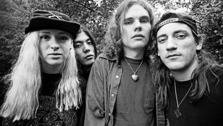 Sale a la luz colaboración inédita de Billy Corgan con James Iha Billy Corgan, James Iha, D'arcy Wretzky y Jimmy Chamberlin (1988)