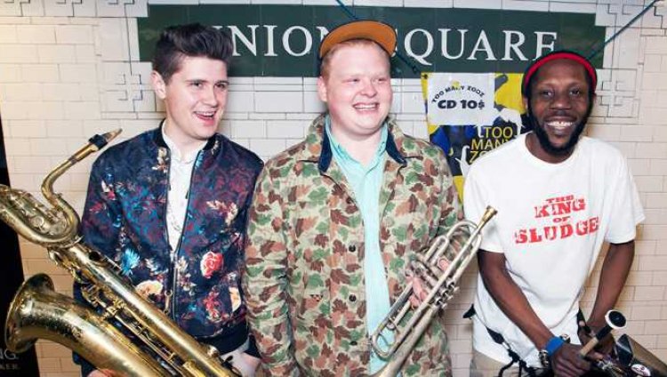 Desde el metro de NYC: Too Many Zooz Foto: tomada de facebook.com/toomanyzooz