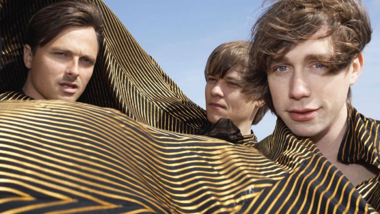 "Carry me to Safety", lo nuevo de Mew Mew se formó en 1994 y actualmente la componen Jonas Bjerre, Bo Madsen y Silas Graae. Foto tomada de progarchives.com