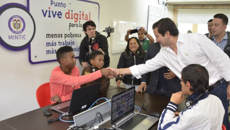 Ministro David Luna entregará a los bogotanos tres nuevos escenarios tecnológicos Ministro David Luna entregará a los bogotanos tres nuevos escenarios tecnológicos