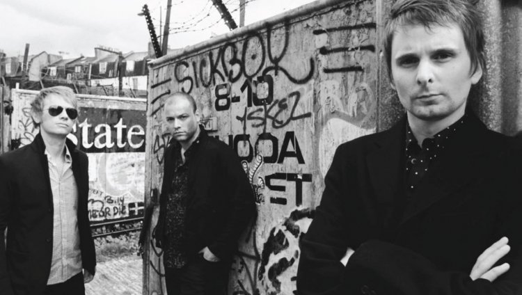 ¿Muse estrenará disco este 2017? Muse son Matt Bellamy, Christopher Wolstenholme y Dominic Howard. Imagen tomada de Festify.