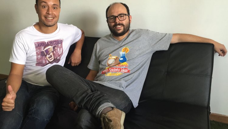 Nanook el último esquimal en Entrevistas Radiónica "El pánico no se azara" es el nombre de su primer trabajo discográfico.