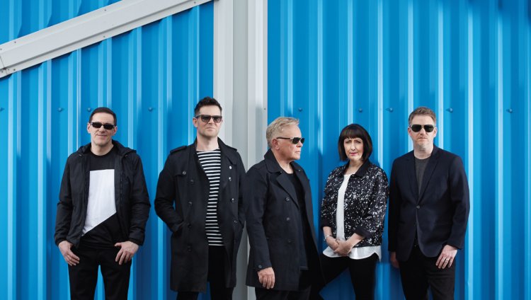 "Tutti Frutti", el nuevo video de New Order "Music Complete" es el décimo álbum de estudio de New Order.