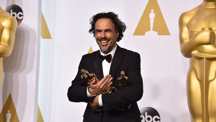 "Si la gente bailara más salsa no habría más guerras mundiales": Alejandro G. Iñárritu En total, González Iñárritu ha obtenido 4 premios Oscar. 3 por "Birdman" y 1 por "The Revenant".