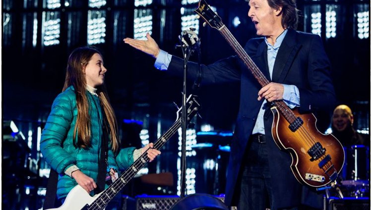 Paul McCartney toca "Get Back" con una niña de 10 años y así suena La gira de Macca seguirá por Europa. Foto: Facebook Paul McCartney