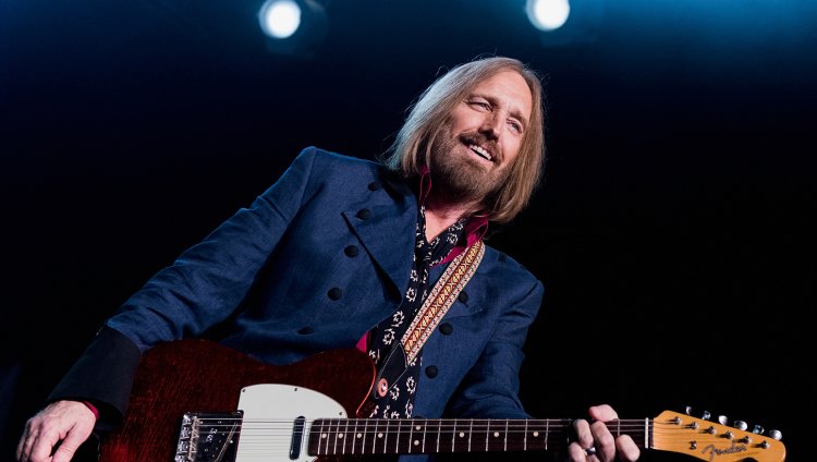 Coldplay y Peter Buck de R.E.M. rinden homenaje a Tom Petty con ‘Free Fallin'' Imagen tomada de Billboard