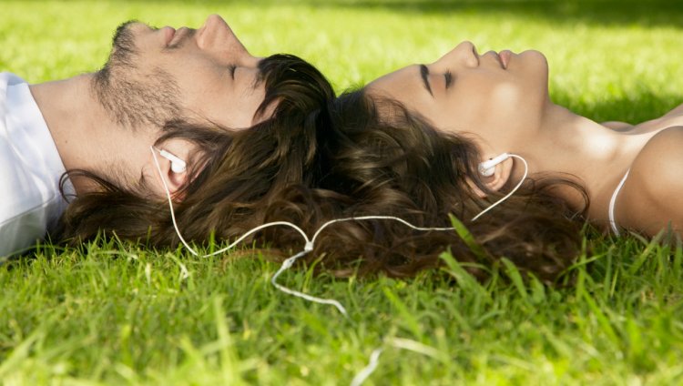 Razones para salir con alguien que tiene sus mismos gustos musicales Imagen tomada de Promocionmusical.es