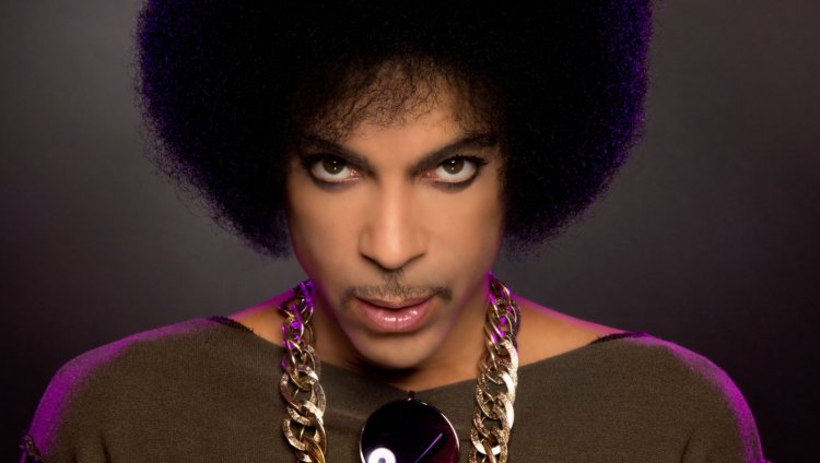 Prince ha sido hospitalizado de urgencia por razones aún desconocidas Prince Rogers Nelson nació en Minneapolis, Minnesota, el 7 de junio de 1958