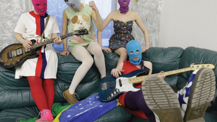 Si le tienen fobia a la sangre, no vean el nuevo video de Pussy Riot La Pussy Riot nacieron en 2011.