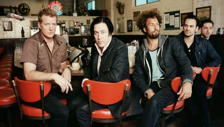 ‘Villains’ será el nuevo disco de Queens Of The Stone Age Josh Homme, Troy Van Leeuwen, Dean Fertita, Michael Shuman y Jon Theodore