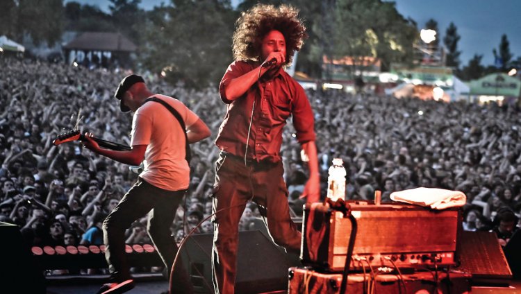 Recordemos... El niño de 2 años que enloquece con Rage Against the Machine Rage Against the Machine está disuelta desde 2011. Foto tomada de garajedelrock.com