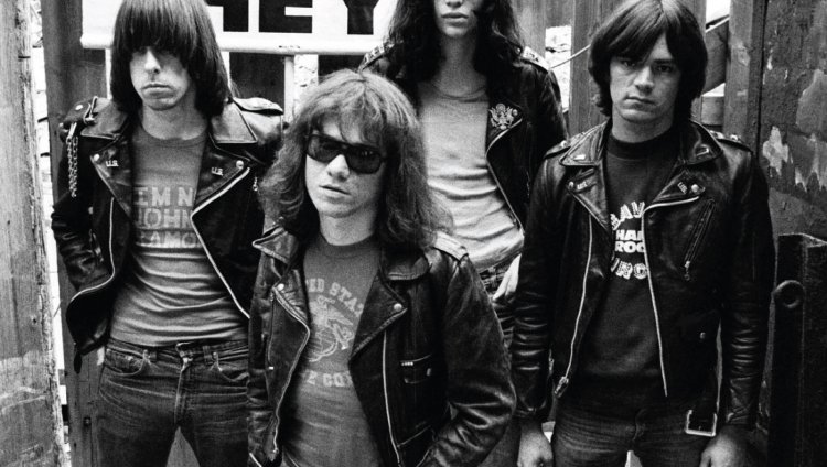 Los 40 mejores álbumes de punk de la historia The Ramones nacieron en Nueva York en 1974 y se disolvieron en 1996.