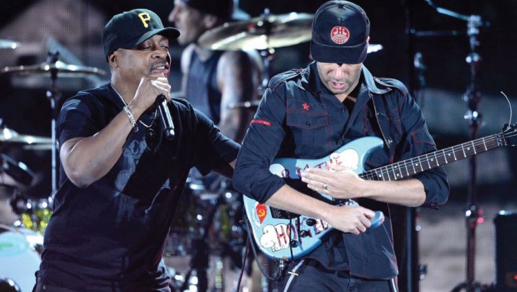 Nuevo supergrupo entre miembros de Rage Against The Machine, Public Enemy y Cypress Hill Chuck D de Public Enemy y Tom Morello de RATM en los Premios Grammy 2013.