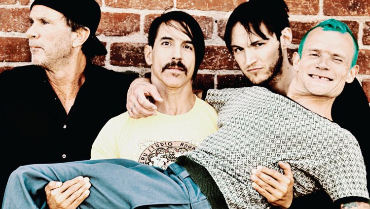 Escuchen la nueva canción de Red Hot Chili Peppers Chad Smith, Anthony Kiedis, Josh Klinghoffer y Flea.