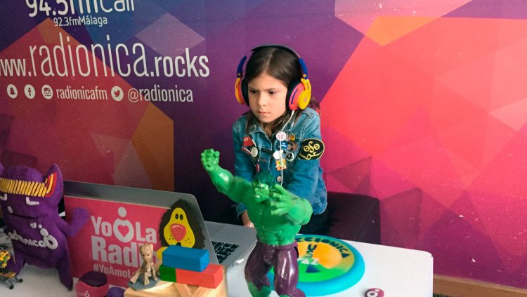 Niños reaccionan a bandas colombianas Elisa Vergara tiene 7 años y le gusta bailar con Systema Solar.