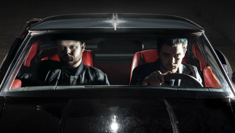 Conejos, carros y crímen en el nuevo vídeo de Royal Blood: How Did We Get So Dark? Foto tomada de la página oficial de Royal Blood.